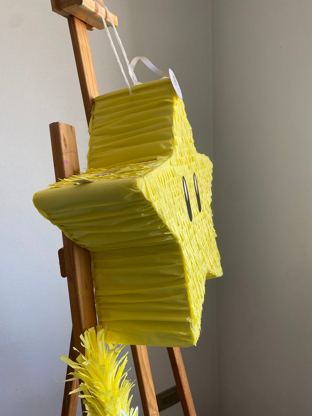 PIÑATA ESTRELLA DE MARIO BROS 40CM PREMIUM