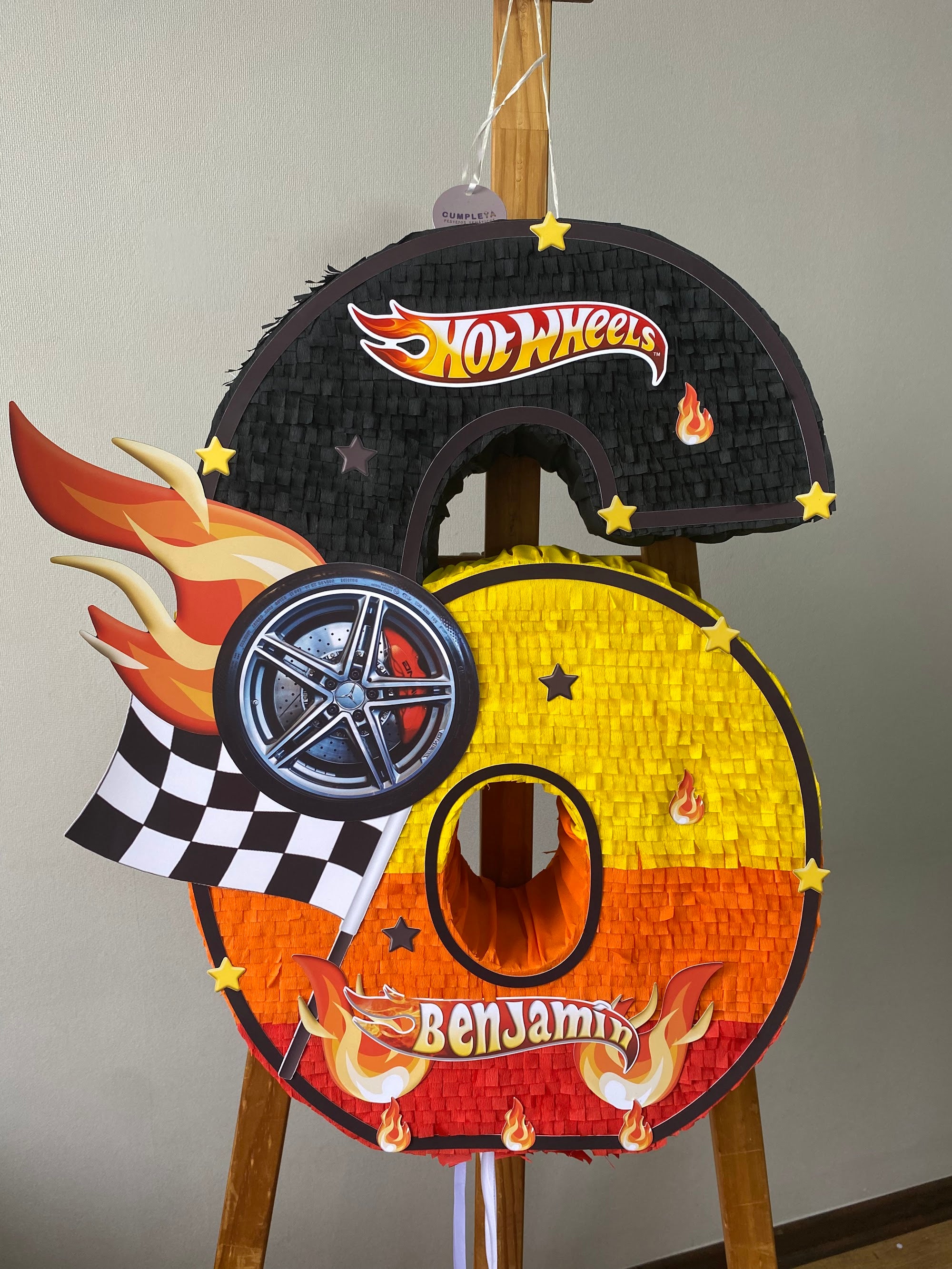 PIÑATA NÚMERO 6 HOT WHEELS 60CM PREMIUM