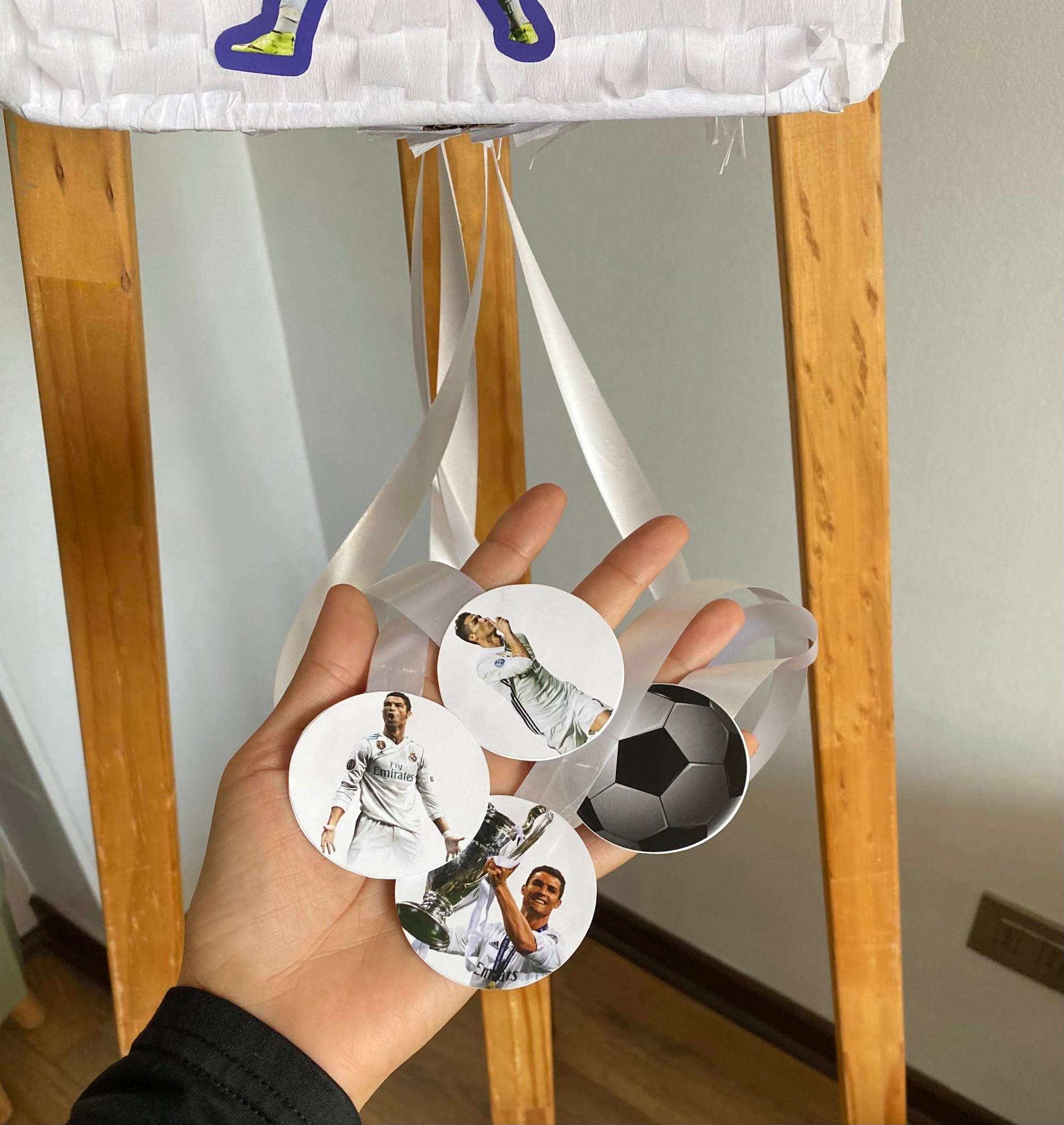 PIÑATA CAMISA REAL MADRID / CR7 CRISTIANO 40CM PREMIUM