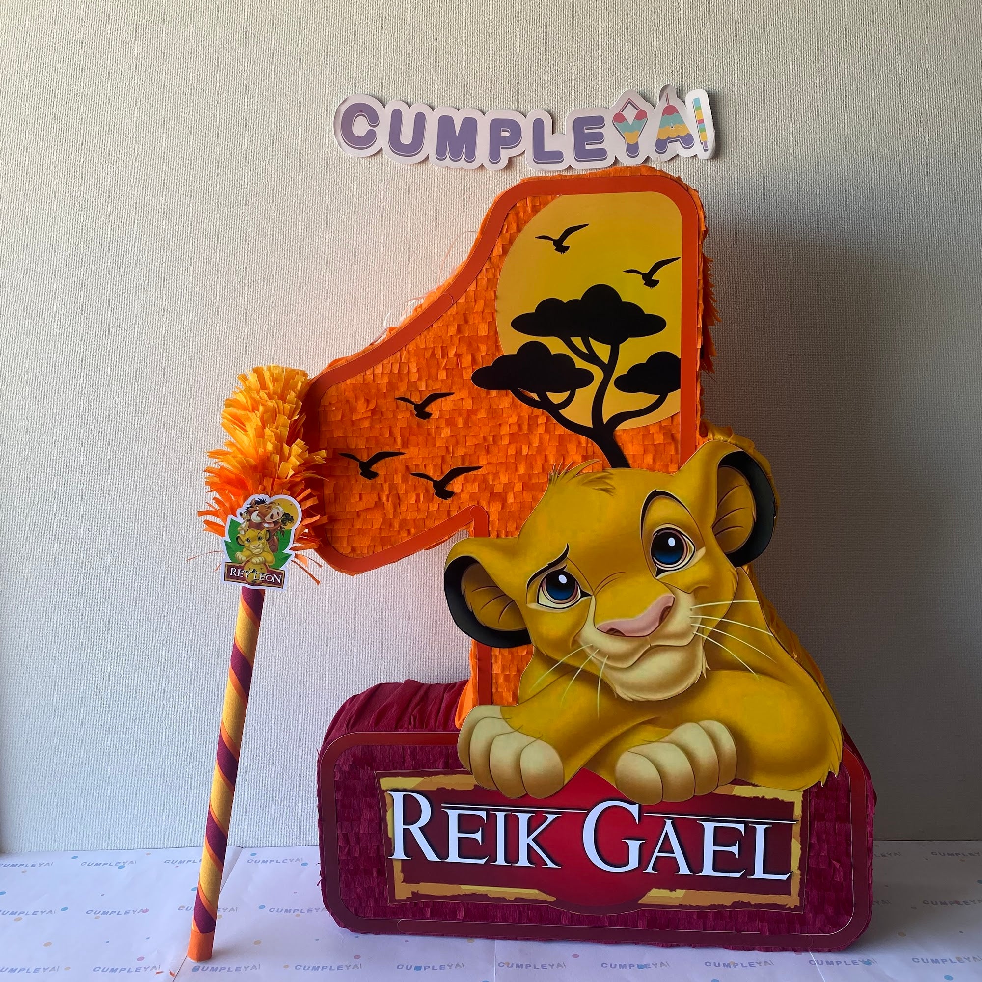 PIÑATA REY LEON CON NUMERO 1 60CM PREMIUM