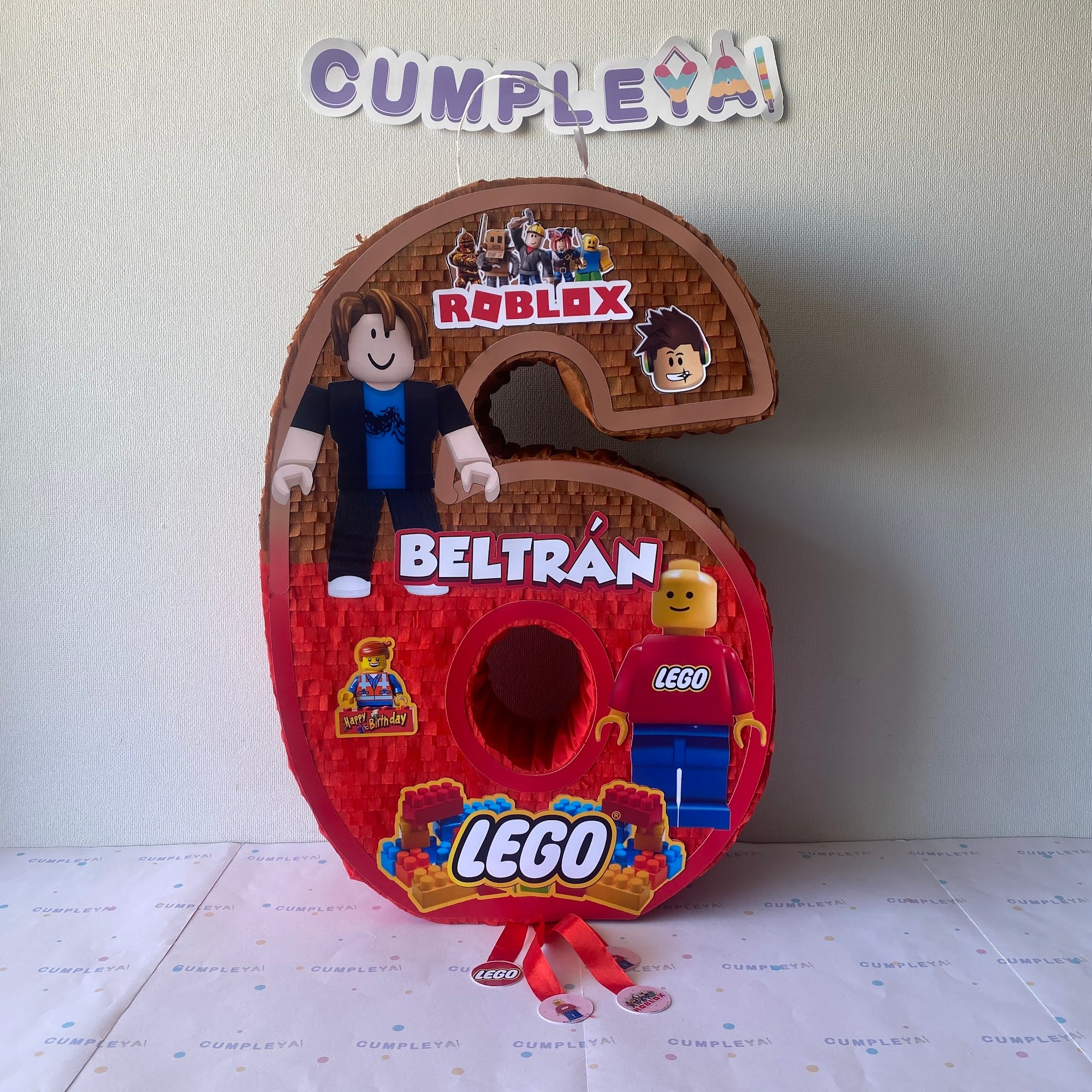 PIÑATA NUMERO 6 DE ROBLOX Y LEGO 60CM PREMIUM