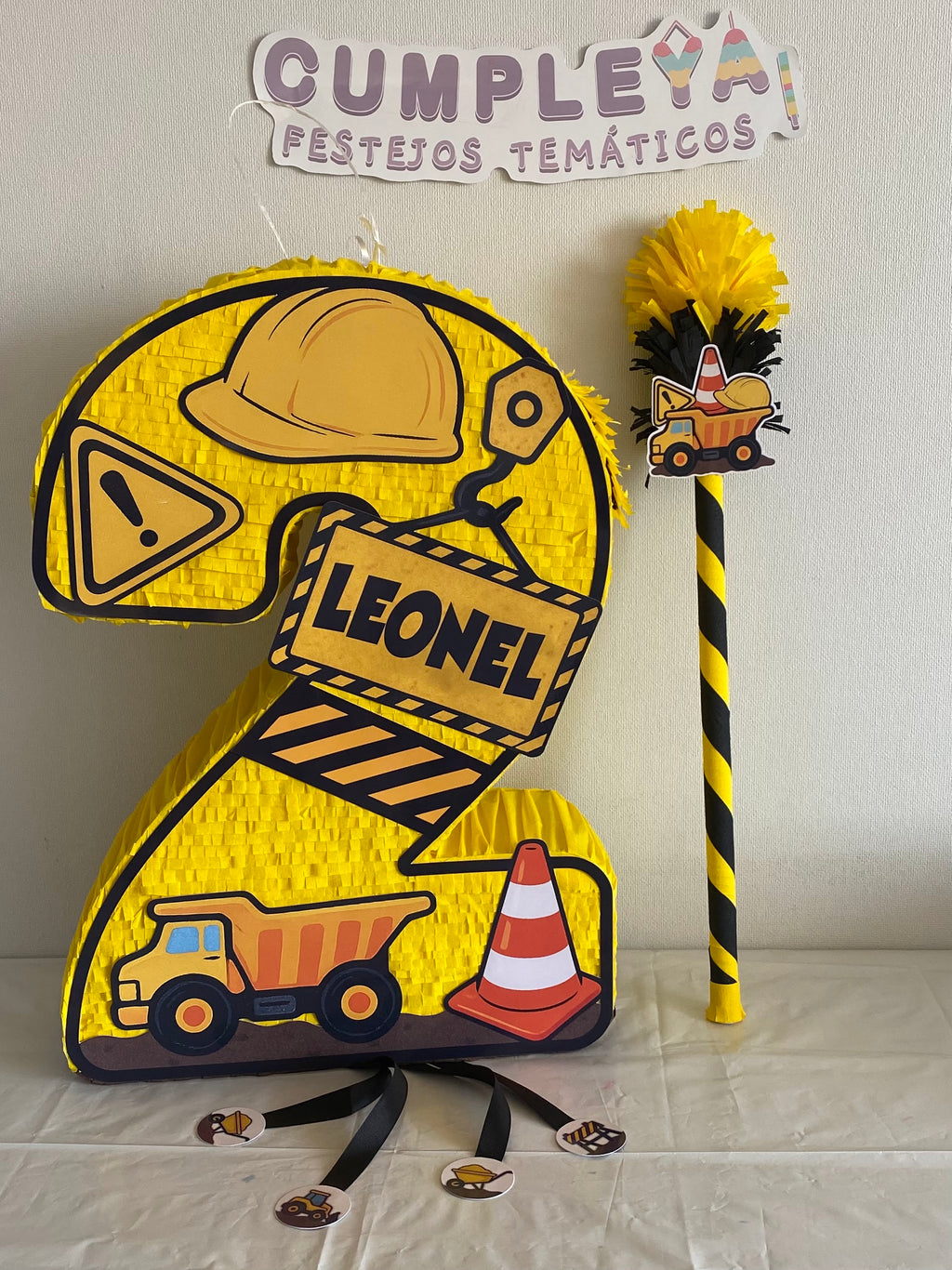 PIÑATA NUMERO 2 CAMION DE CONSTRUCCION 60CM PREMIUM