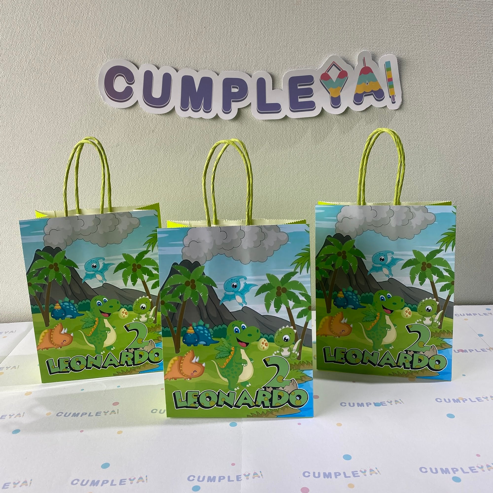 BOLSA SORPRESA 16 × 21 × 8 CM DINOSAURIO BEBE