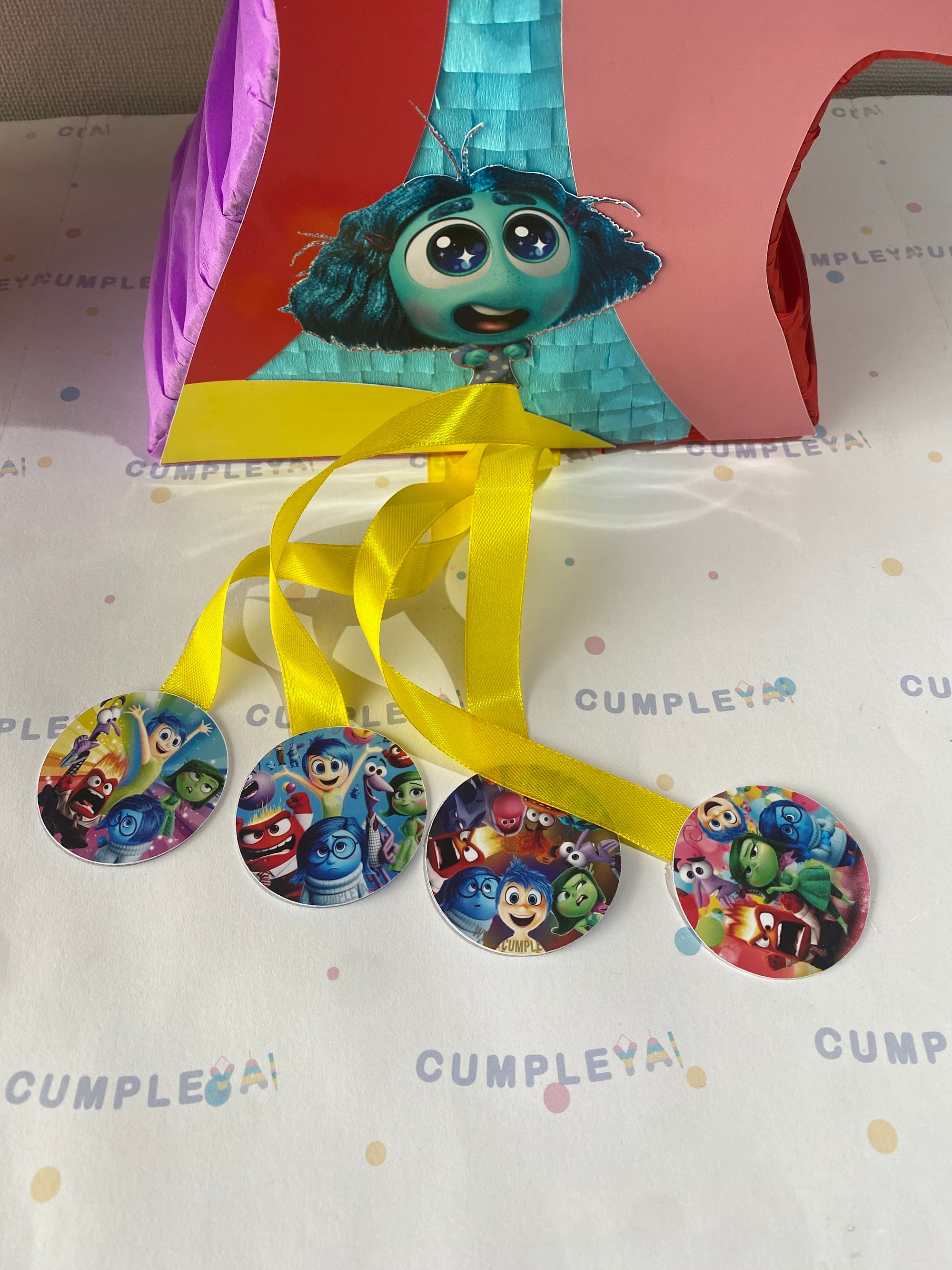 PIÑATA INTENSAMENTE 60CM PREMIUM