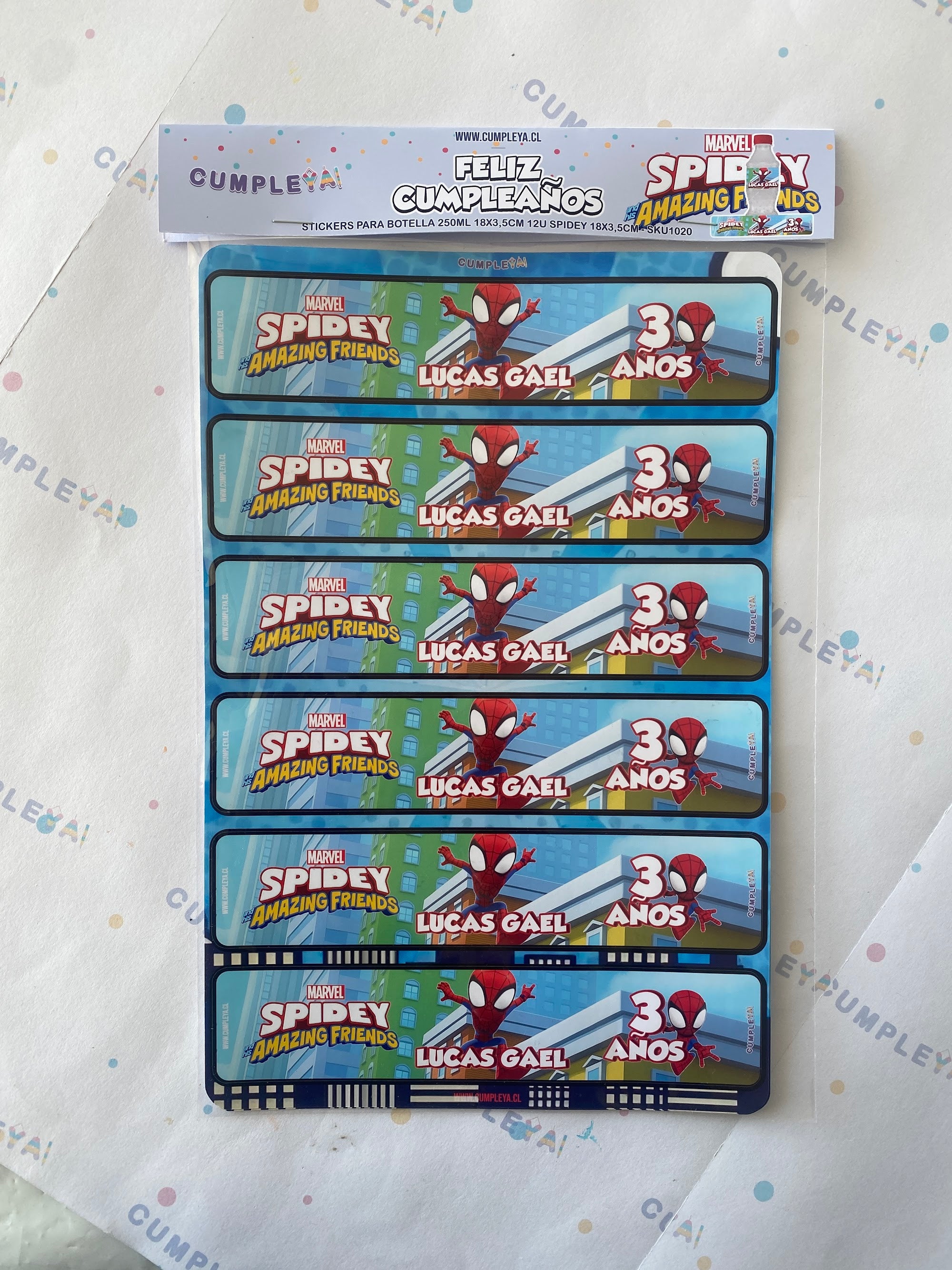 STICKER SPIDEY PARA BOTELLA 250ML 18X3, 5CM SET 12U TEMÁTICO