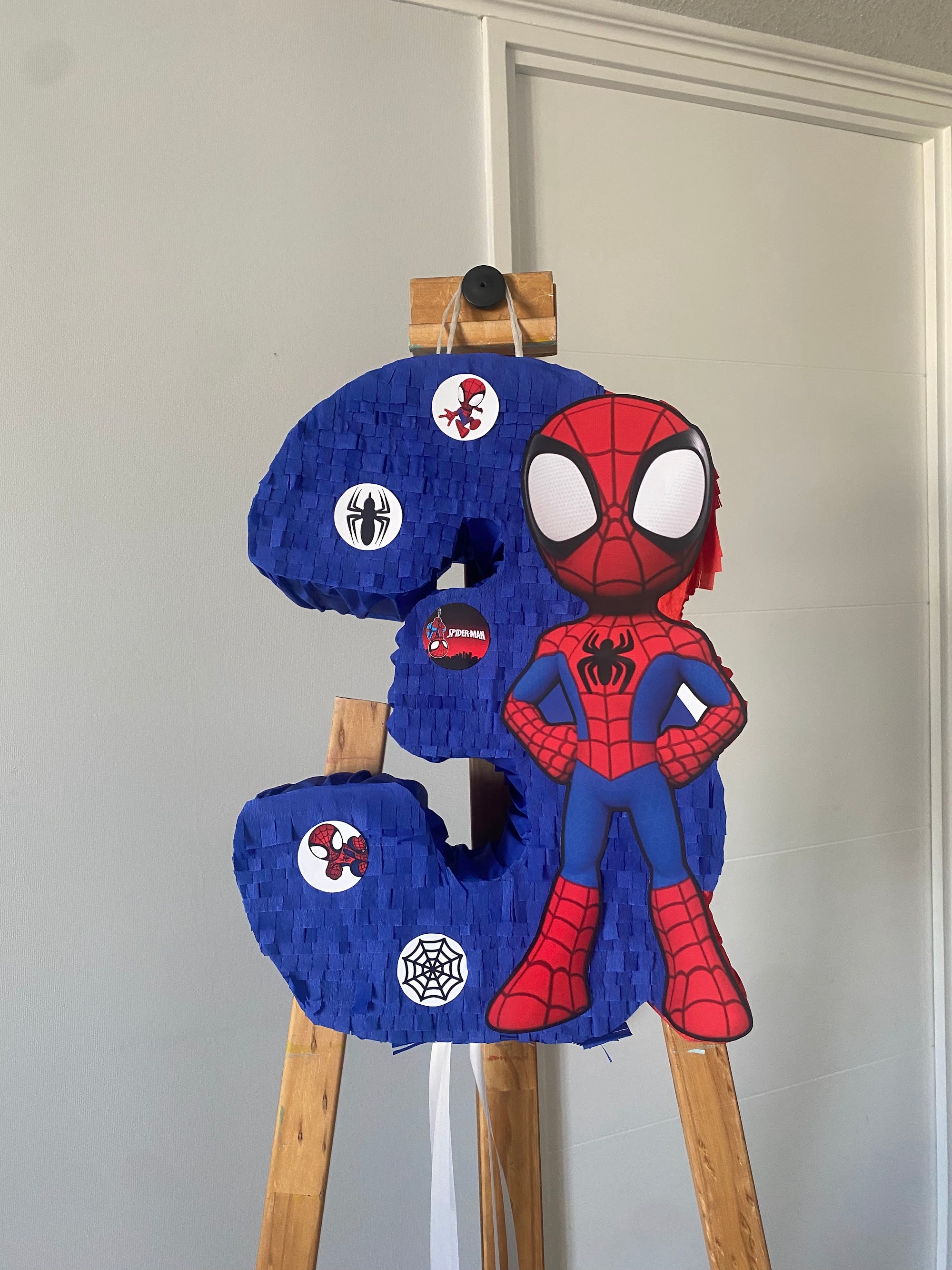 PIÑATA SPIDER-MAN SPIDEY NIÑO NÚMERO 3 40CM PREMIUM