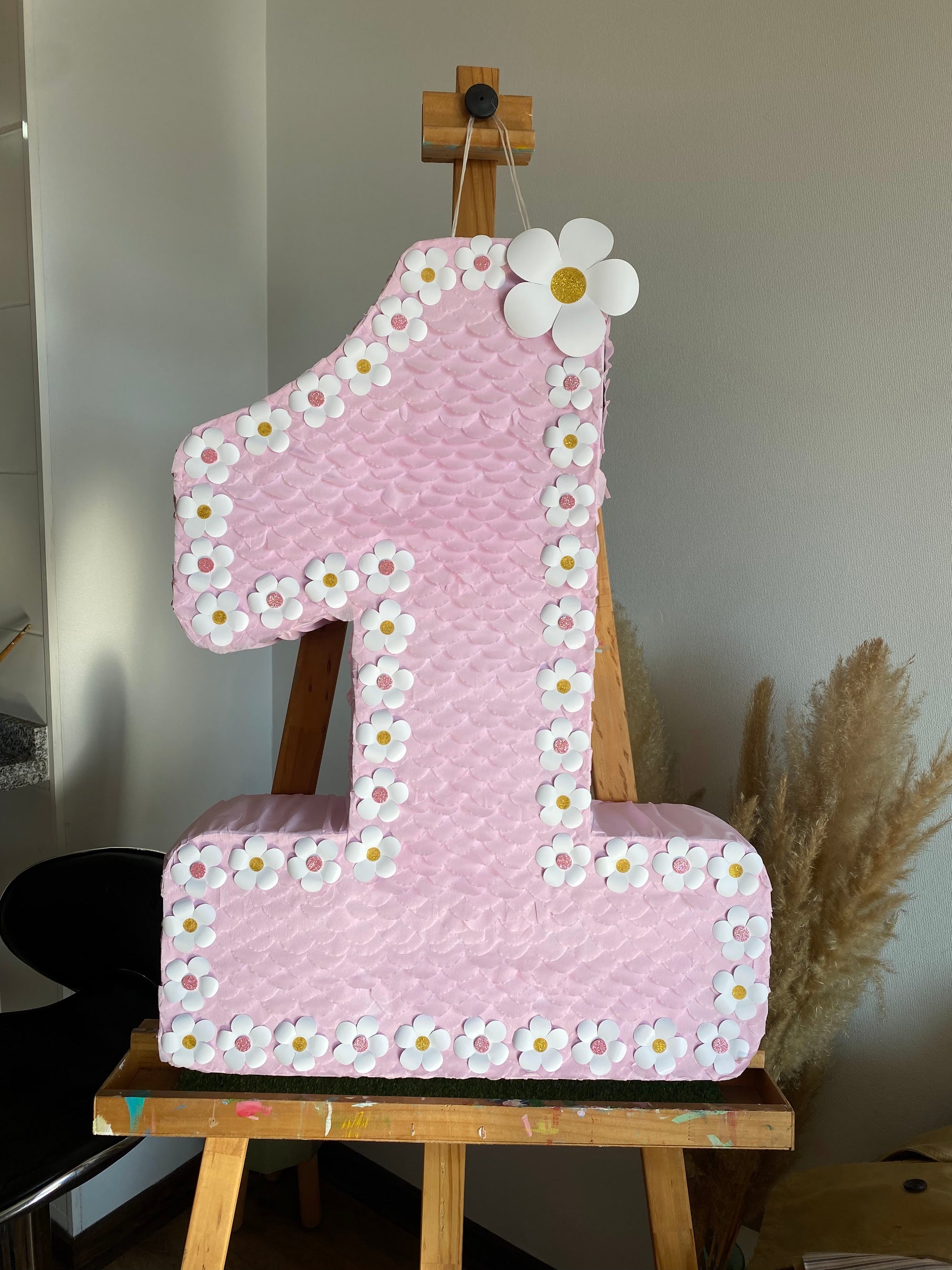 PIÑATA NÚMERO 1 DE FLORES 60CM PREMIUM