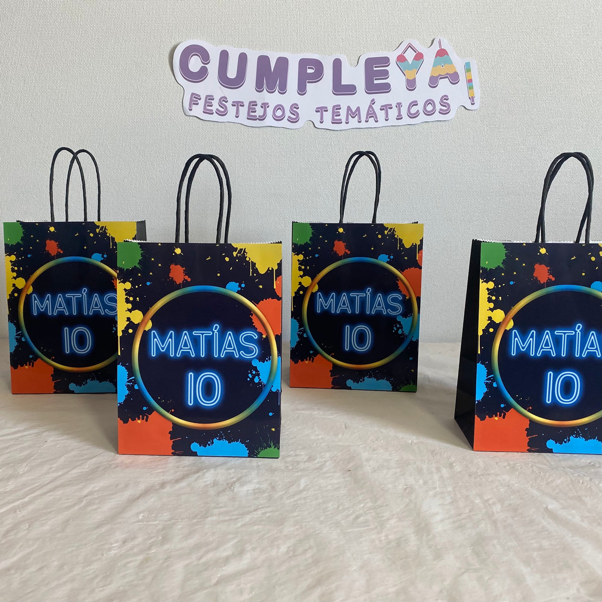 BOLSA SORPRESA 16 × 21 × 8 CM NEON
