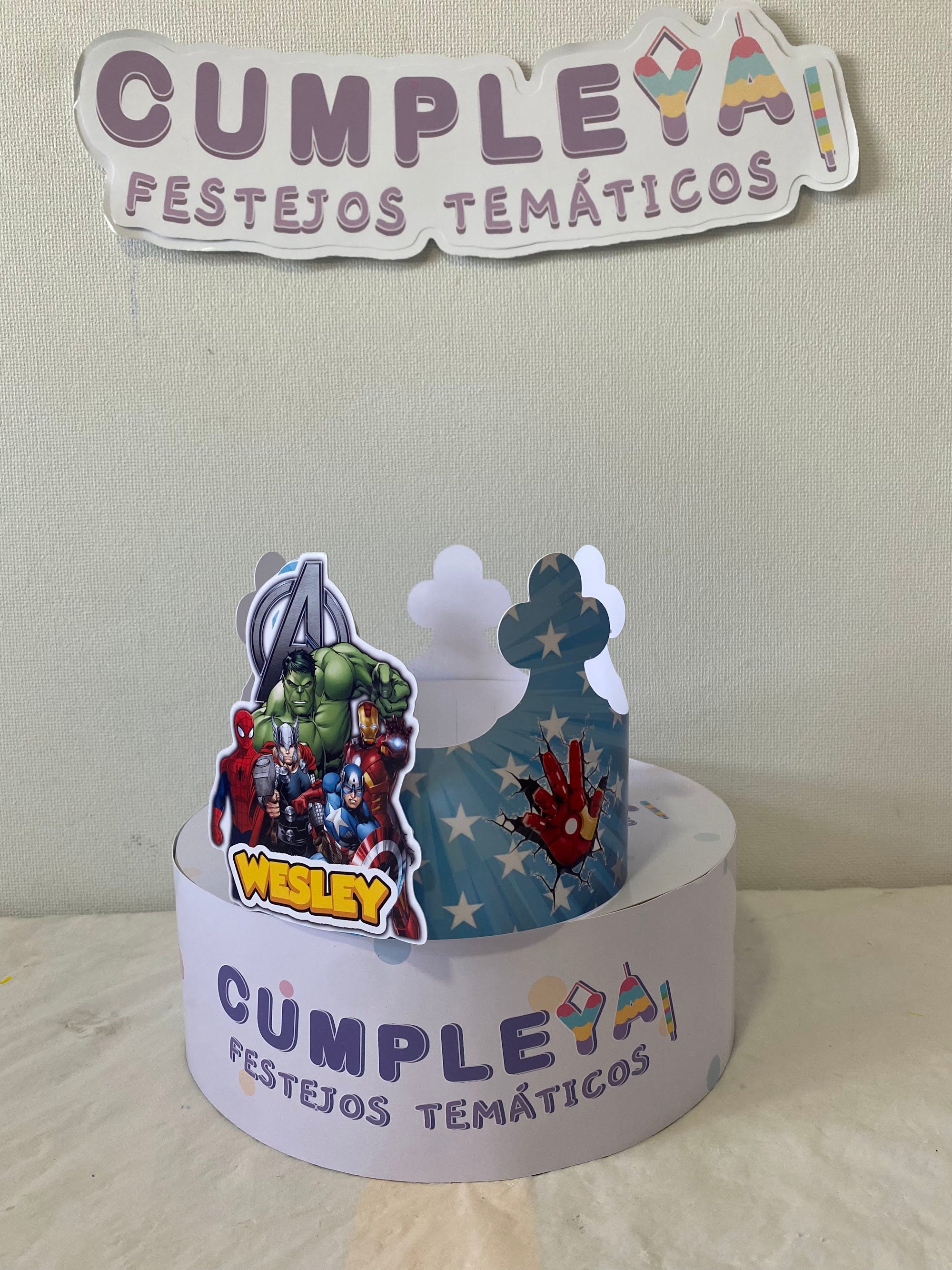 CORONA LOS VENGADORES 62X14CM