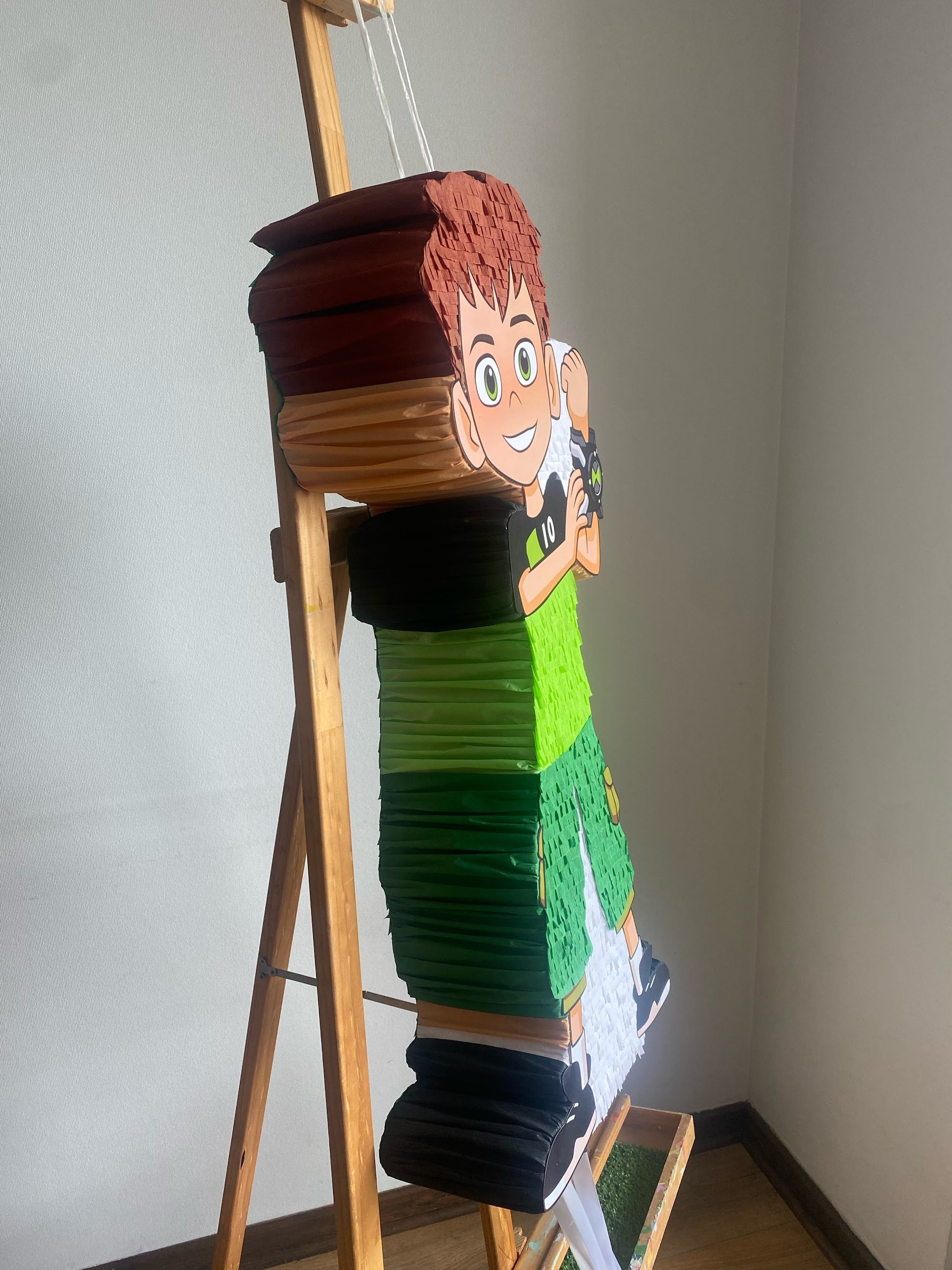 PIÑATA BEN 10 CUERPO ENTERO 60CM PREMIUM