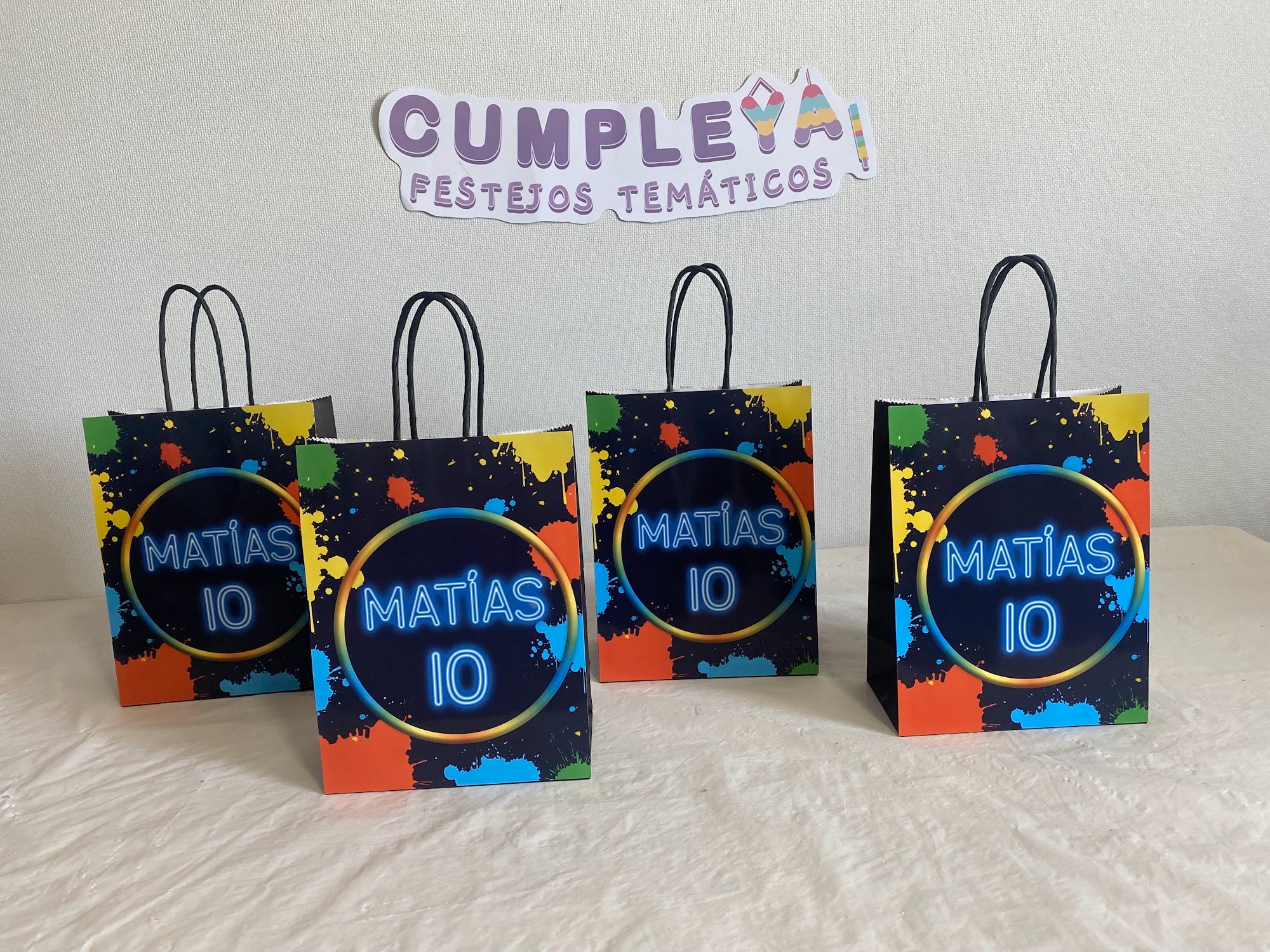 BOLSA SORPRESA 16 × 21 × 8 CM NEON