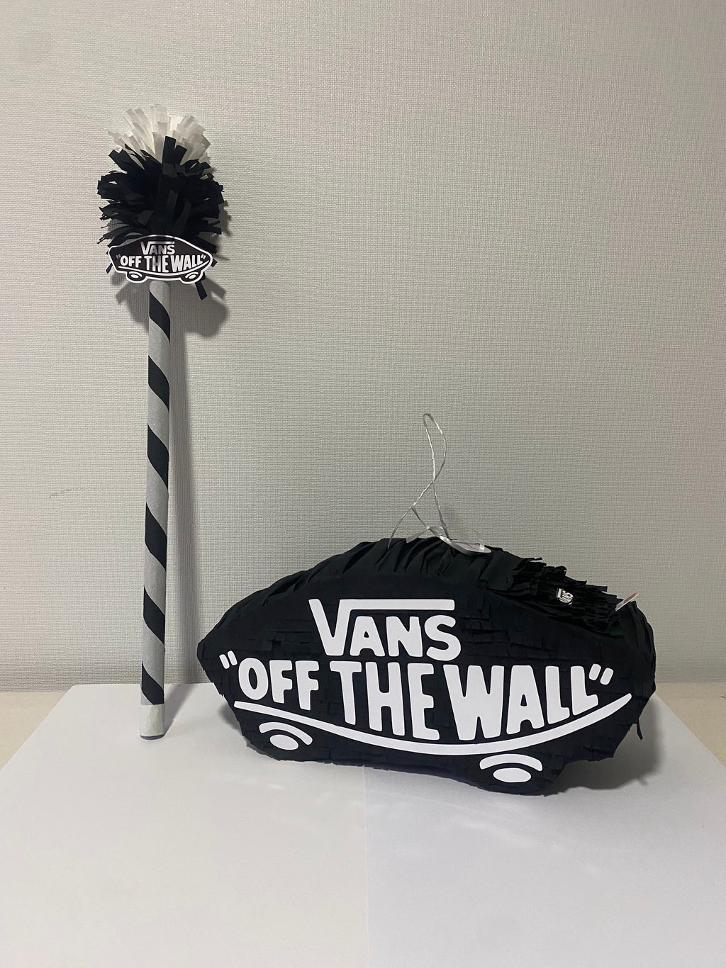 PIÑATA VANS 40CM PREMIUM