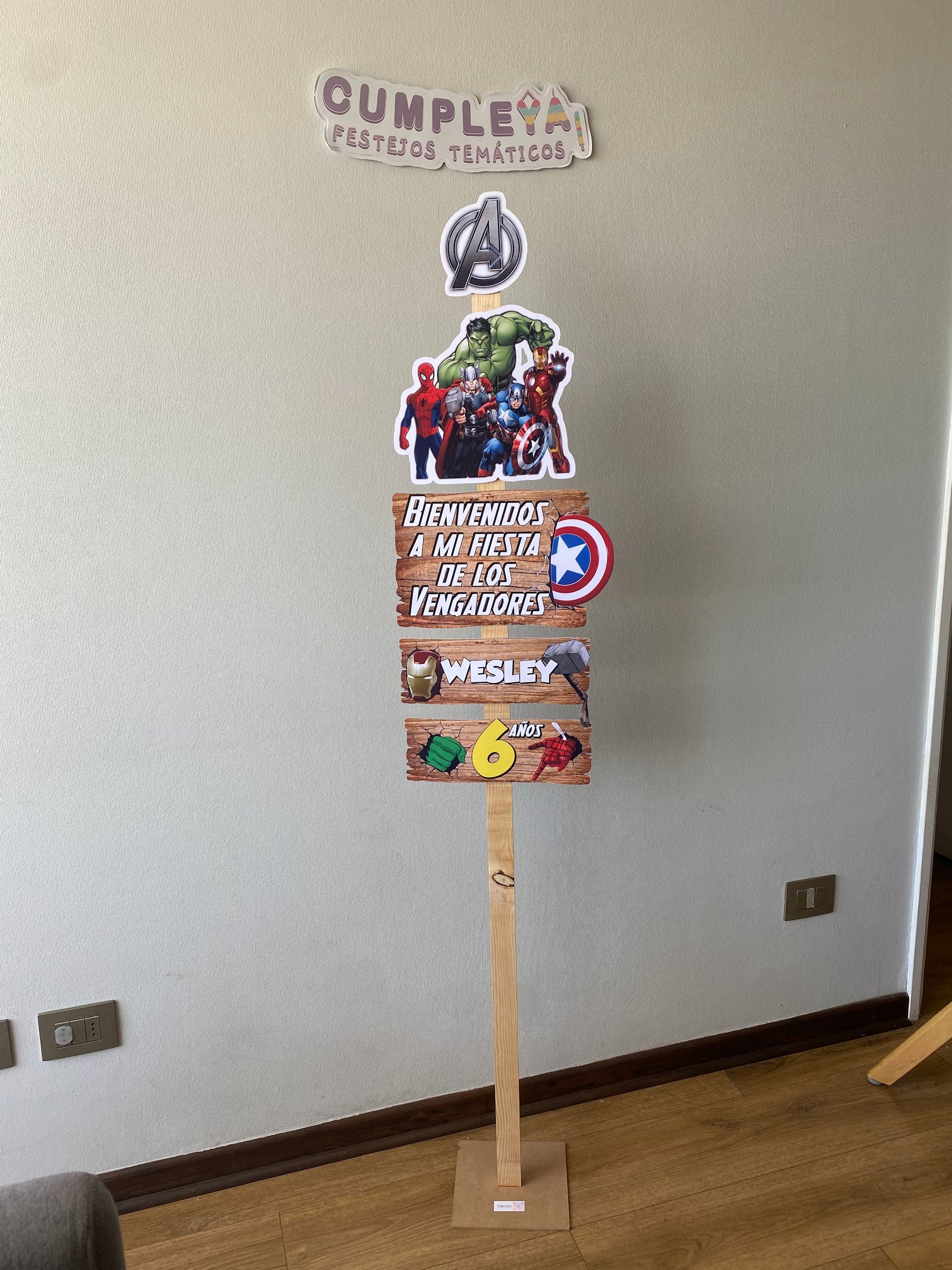 LETRERO LOS VENGADORES DE BIENVENIDA 30X140CM TEMÁTICO