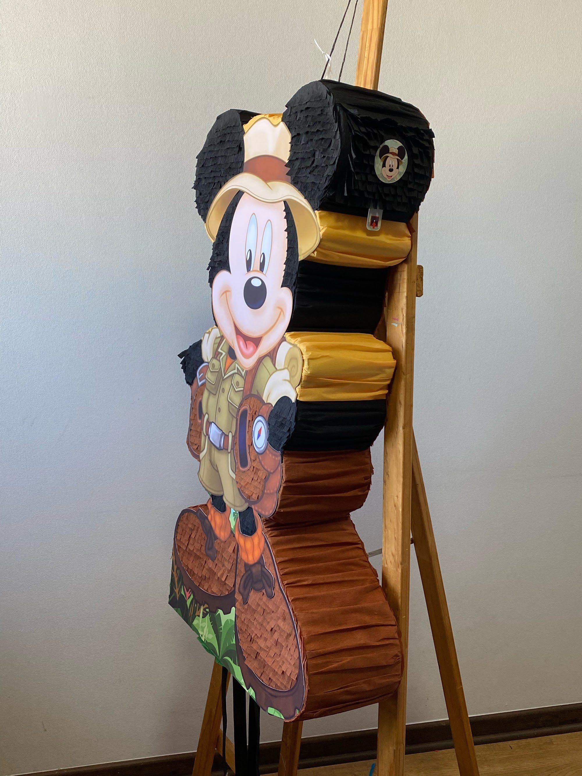 PIÑATA MICKEY SAFARI 60CM PREMIUM