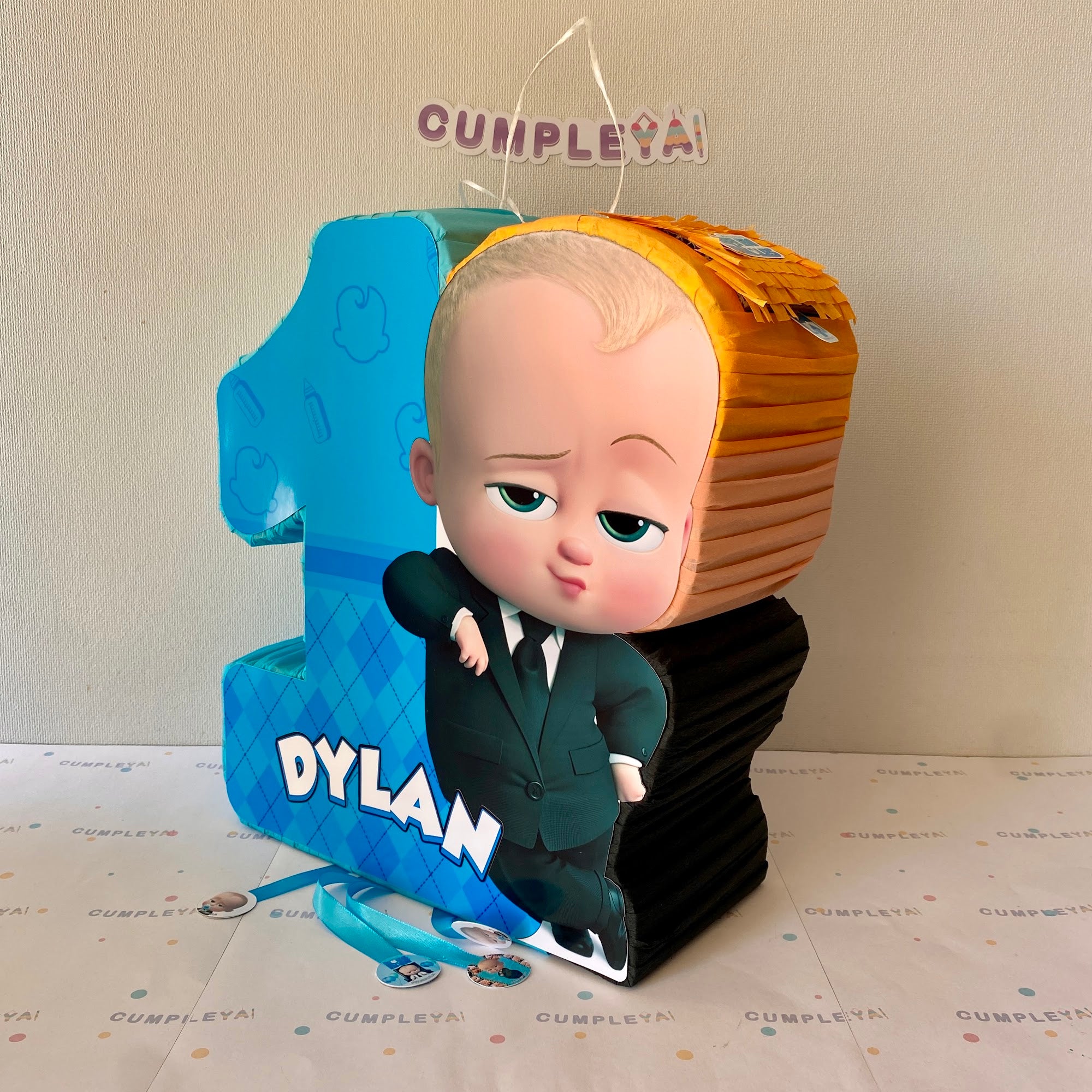 PIÑATA 40 CM JEFE EN PAÑALES NUMERO UNO