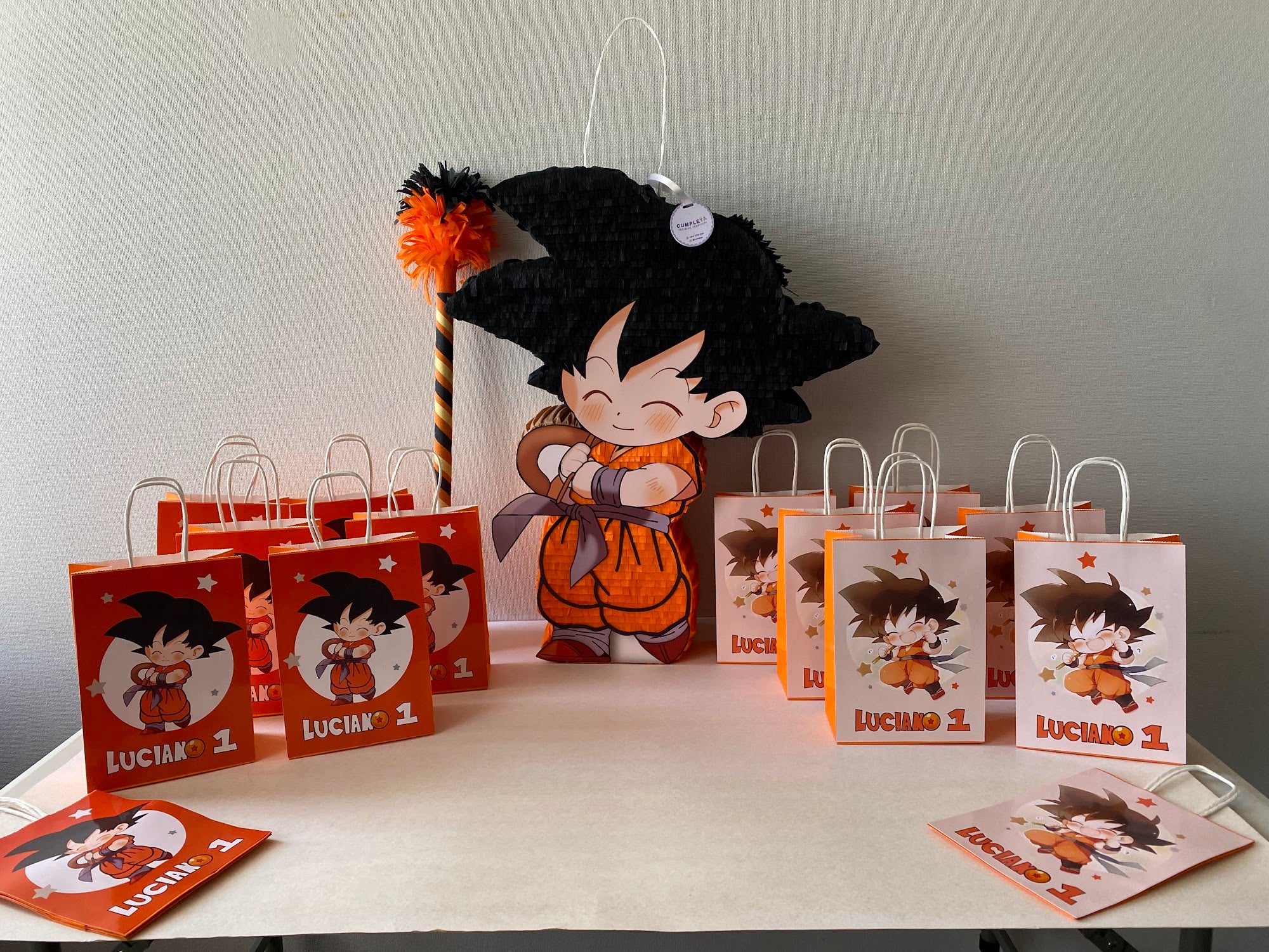 PIÑATA GOKÚ BEBE 60CM PREMIUM