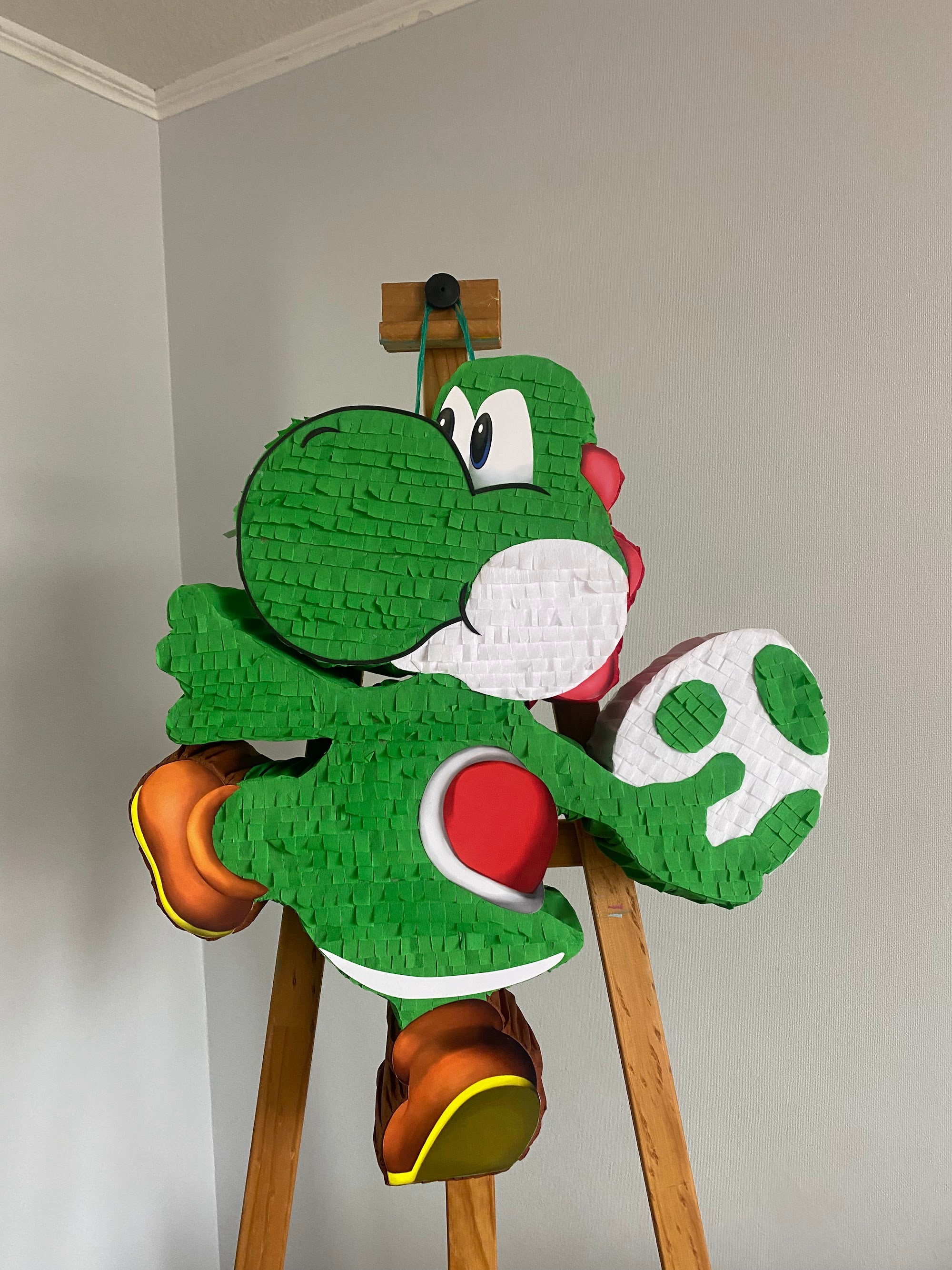PIÑATA YOSHI (CUERPO ENTERO DE ESPALDA) 60CM PREMIUM