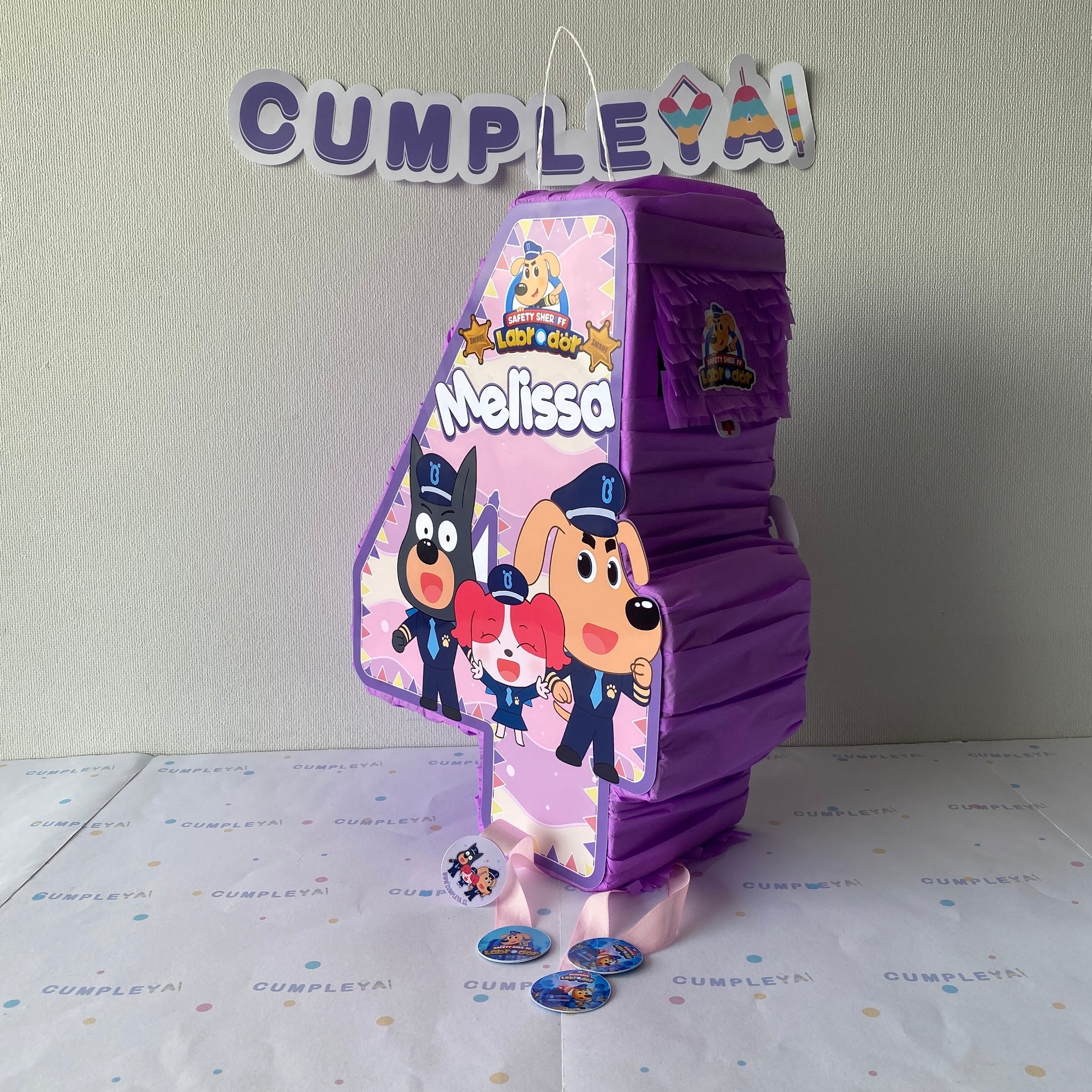 PIÑATA 40 CM NUMERO 4 SHERIFF LABRADOR