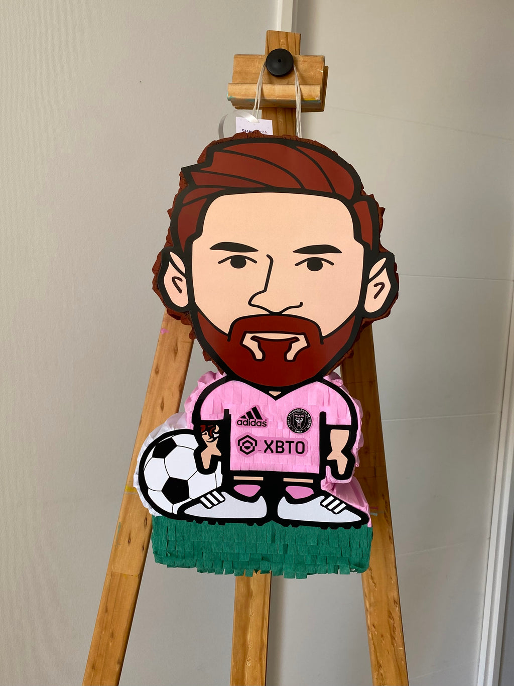 PIÑATA MESSI CARICATURA 40CM PREMIUM