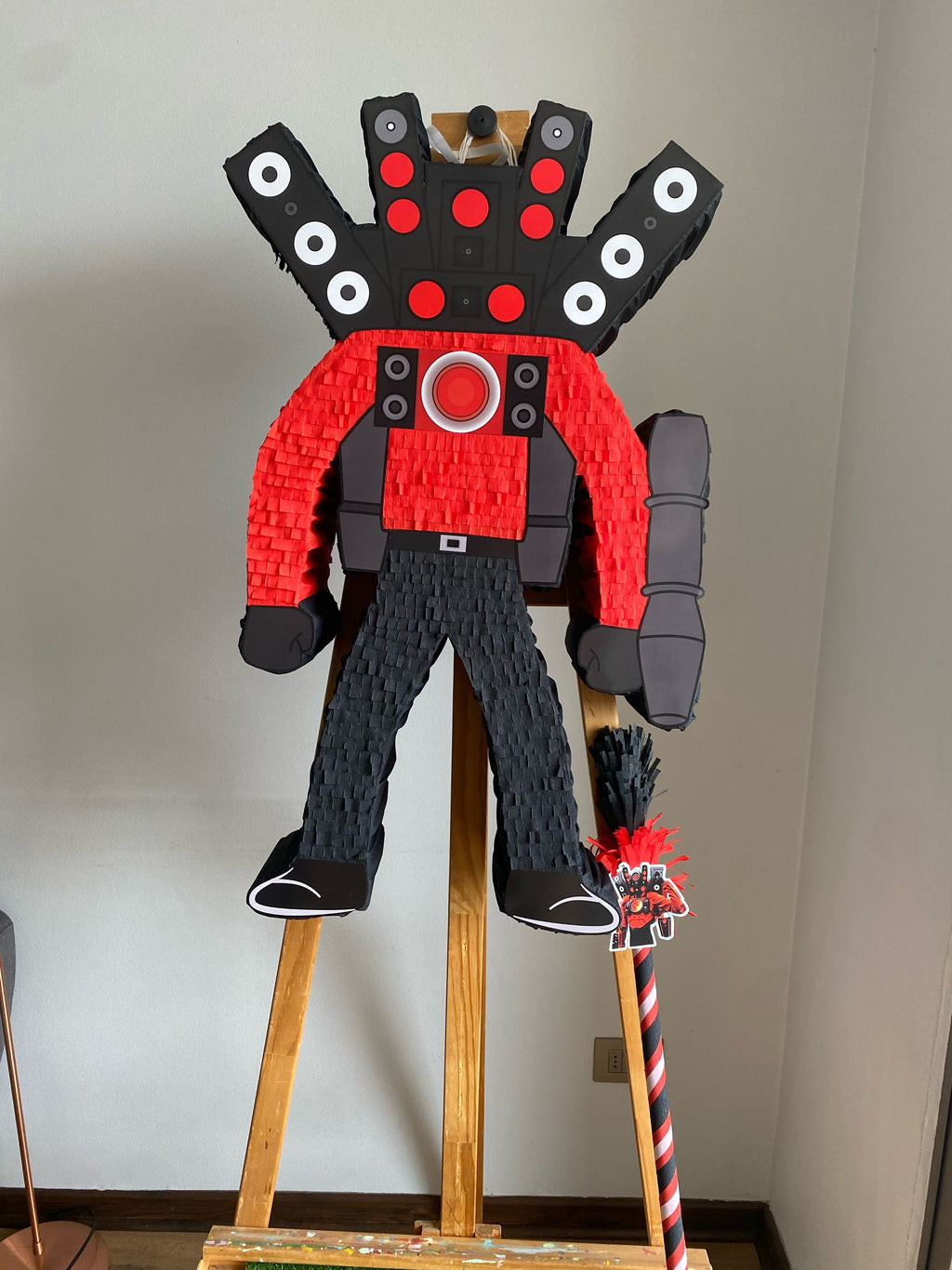 PIÑATA SPEAKERMAN 60CM PREMIUM